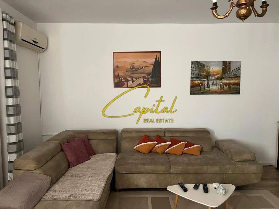 Tirane, jepet me qera apartament 3+1 Kati 3, 142 m² 700 € (SHKOLLA E BASHKUAR)