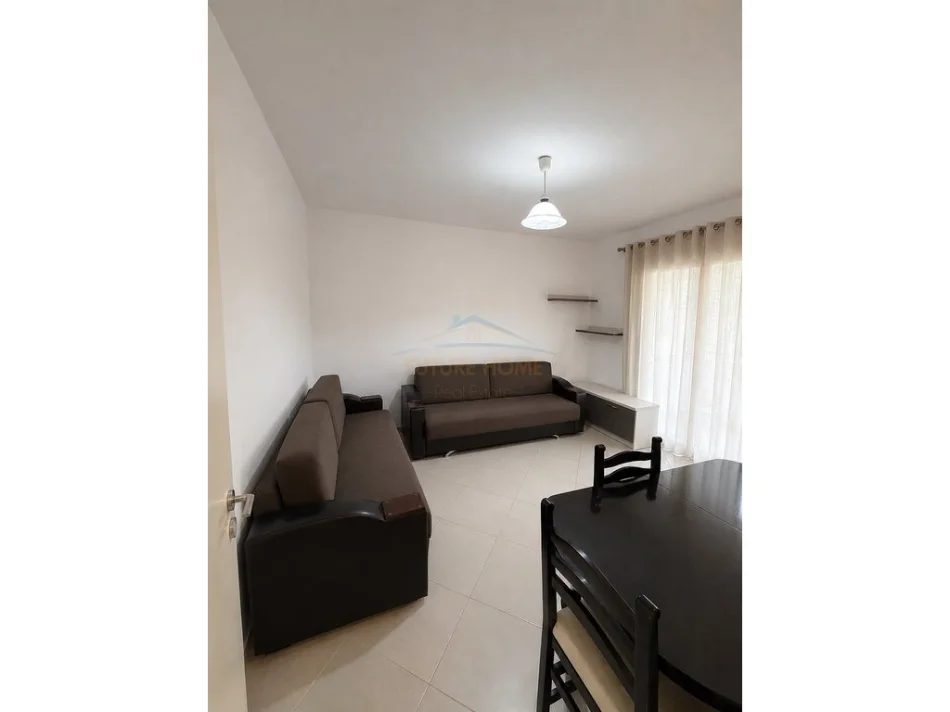 Tirane, jepet me qera apartament 1+1+Ballkon Kati 4, 70 m² 650 € (Ndregjoni, Bulevardi i Ri.)