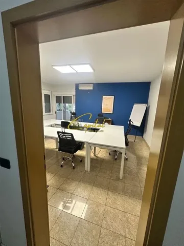 Tirane, jepet me qera zyre Kati 4, 65 m² 1.500 € (BLLOKU)