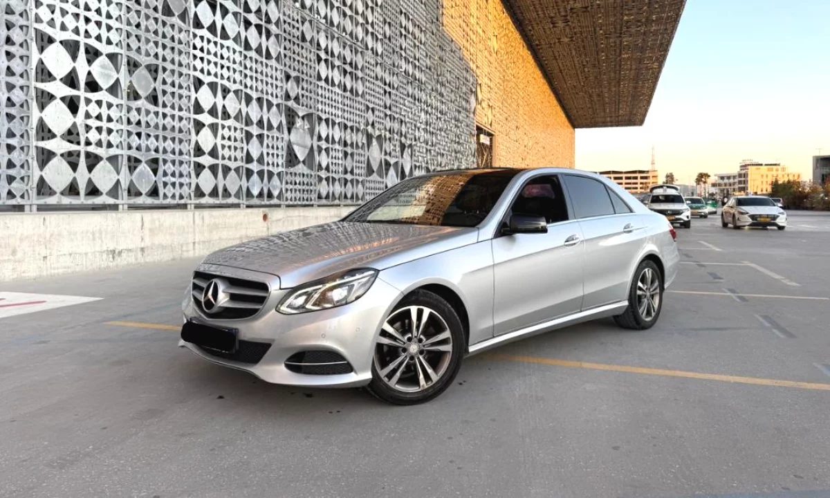 Mercedes-Benz E-Class 2014 | 2.2 Diesel Automat | Komfort dhe Elegance – 55Euro / dita per rezevime mbi 7 dite