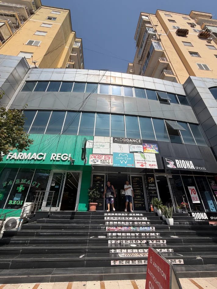 Durres, jepet me qera nga Pronari, pa-komision ambjent biznesi Kati 2, 100 m² 1.200 € (Qender Durres (Pallati i Sportit)