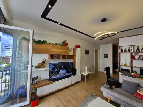 SHITET APARTAMENT 2+1 ALI DEMI
