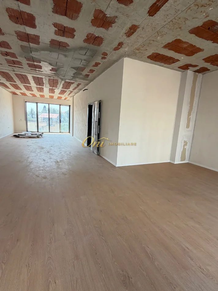 Tirane, shitet zyre Kati 1, 210 m² 503.304 € (DON BOSKO)