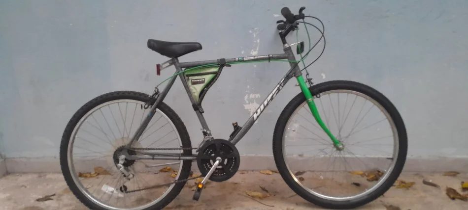 Tirane, njoftim biciklete gri e erret 120 €
