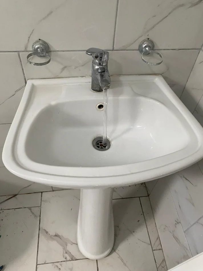 Tirane, shes Okazion! Lavaman + rubinet = 2500 leke 25 €
