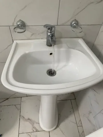 Tirane, shes Okazion! Lavaman + rubinet = 2500 leke 25 €