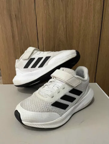 Atlete origjinale Adidas nr. 28