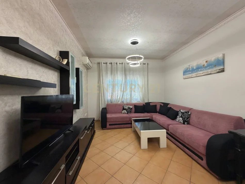 Tirane, shes ALI DEMI – APARTAMENT 1+1 NË SHITJE 135.000 €