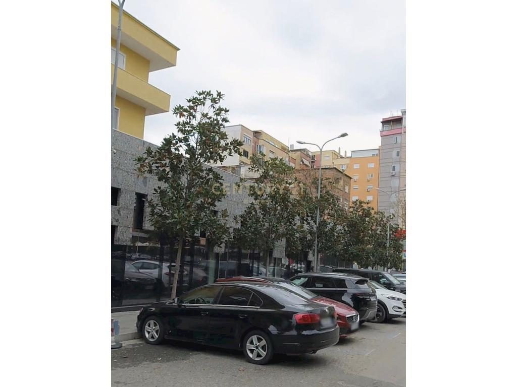 STADIUMI DINAMO, APARTAMENT 1+1 PER QIRA