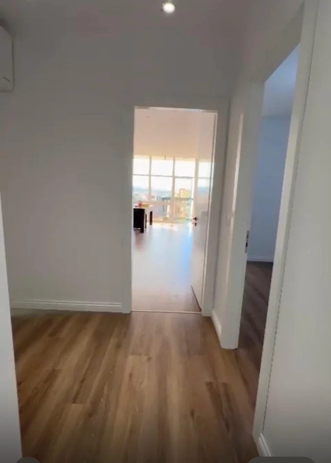 Jepet me QIRA zyre Kati 8, 79 m²Tirane QENDER .
