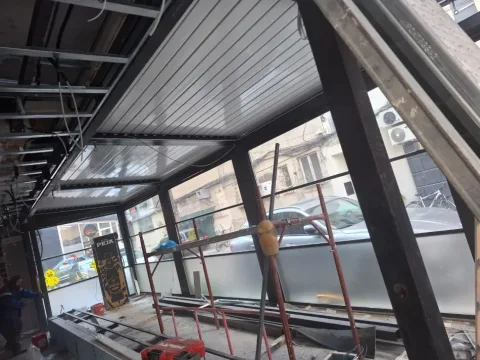 Tirane, Tenda me 3 xhama te levizshem