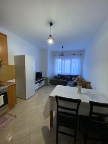 Tirane, jap me qera apartament 1+1+Ballkon Kati 2, 60 m² 470 € (Rruga Foto Xhavella)
