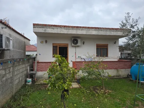 Tirane, shitet shtepi 1 KATËSHE E FORMES 2+1+Ballkon ,SIP, 95 m² +280 M2 TRUALL=110 MILION LEKË (BATHORE KAMEZ)