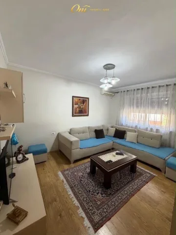 JEPET APARTAMENT ME QERA 1+1 SHKOLLA E BASHKUAR
