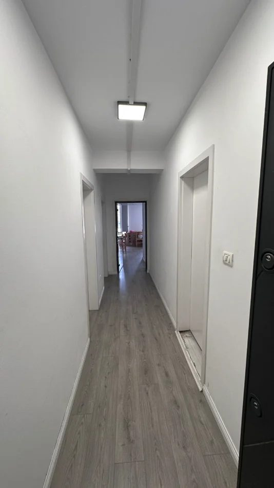 Tirane, jepet me qera zyre Kati 2, 116 m² 1.200 € (VASIL SHANTO)