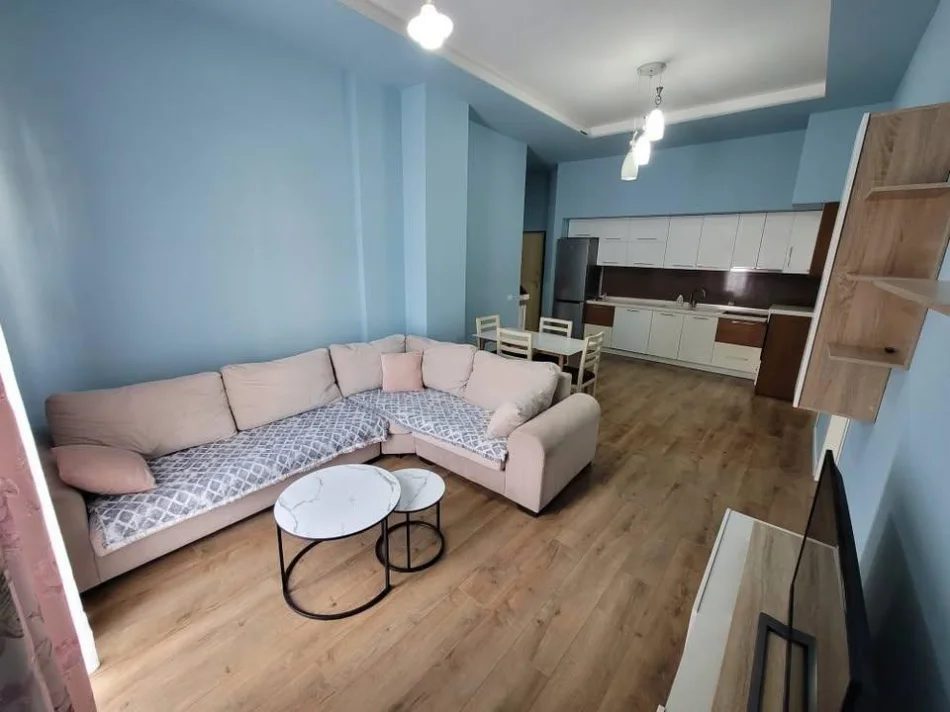 Tirane, jepet me qera apartament 2+1+Ballkon Kati 5, 84 m² 400 € (Fresk/Rr.Muhamet Deliu)