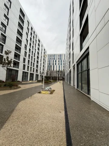Tirane, jepet me qera dyqan Kati 0, 786 m² 8.000 € (29 nentori)