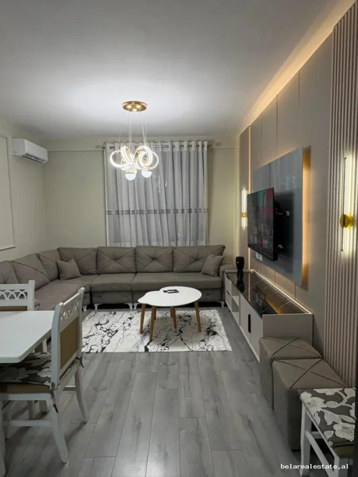 Tirane, jepet me qera apartament 2+1+Ballkon Kati 1, 110 m² 750 € (yzberisht)