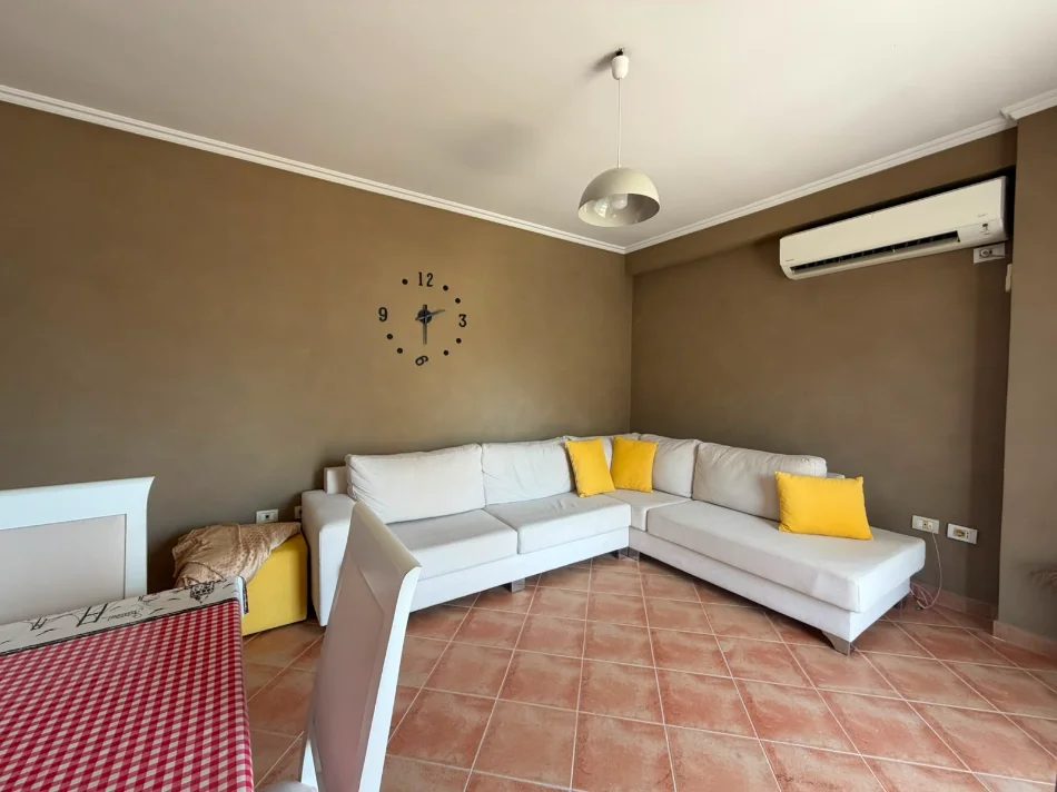 Tirane, jepet me qera apartament 1+1+Ballkon Kati 3, 60 m² 500 € (Astir)