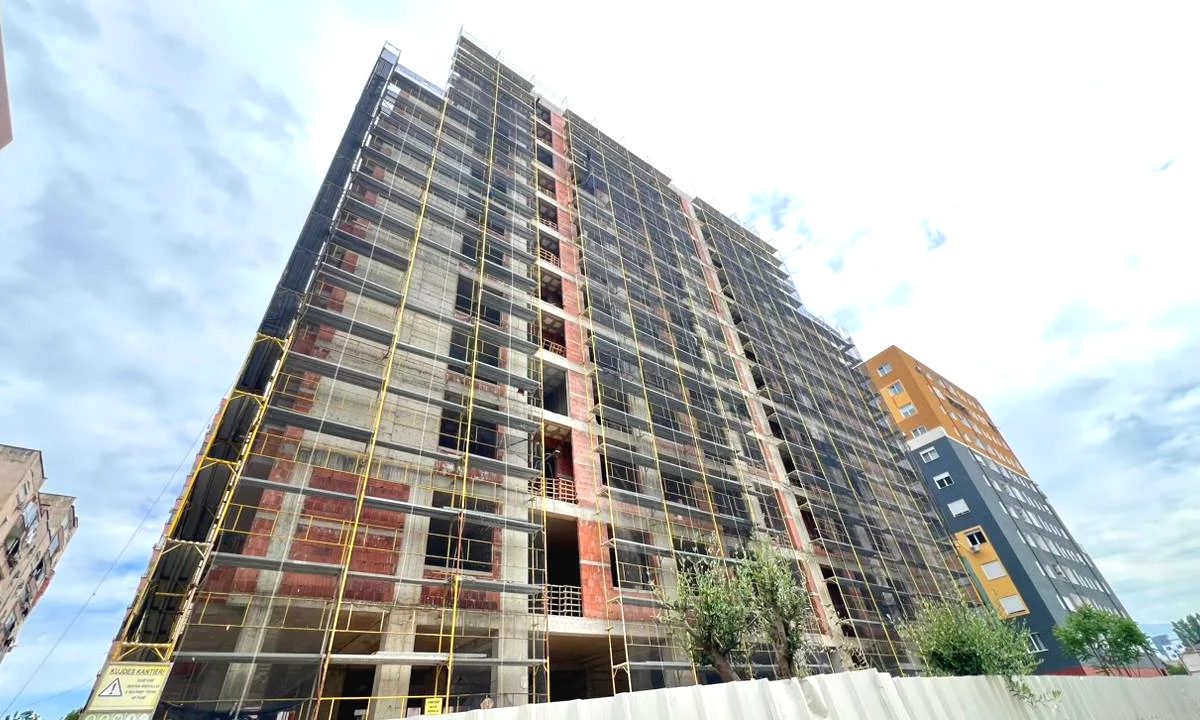 SHITET : 1+1 +1 Post Parkimi🅿️📍Ish Fusha e Aviacionit (Rr.Dritan Hoxha) - 130,000Euro - Sp.74m2 - Akses i shpejte drejt 