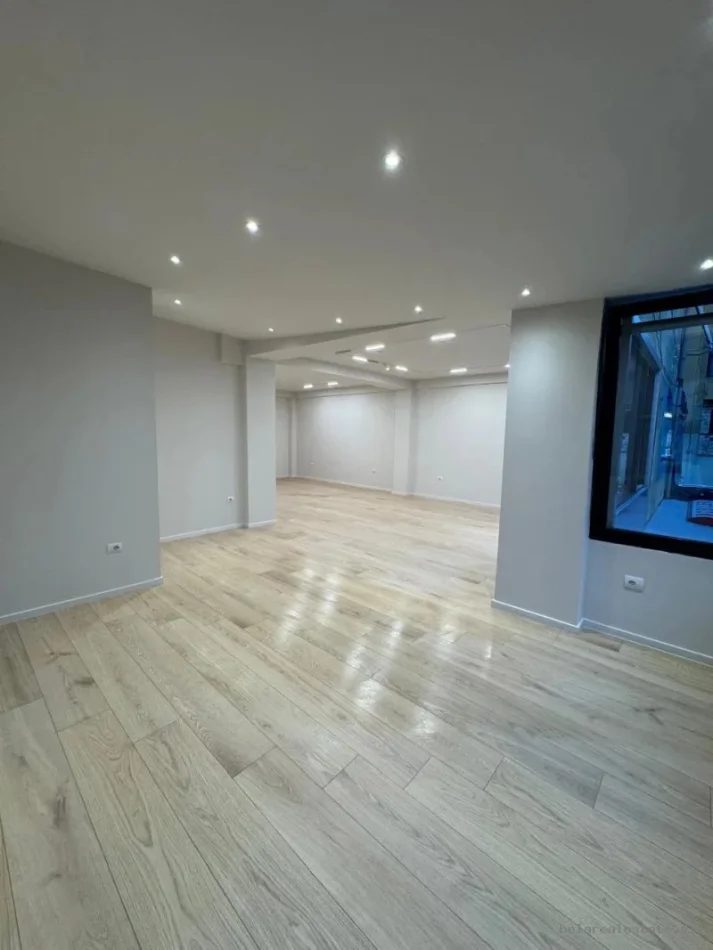 Tirane, jepet me qera zyre Kati 1, 80 m² 700 € ([BZ21050])