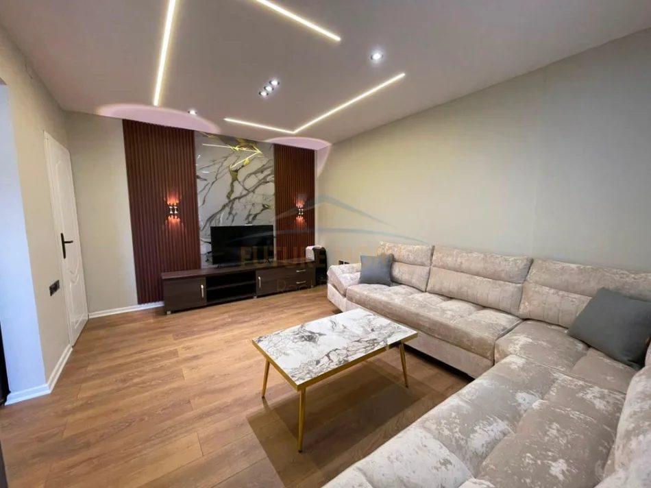 Tirane, jepet me qera apartament 2+1 Kati 2, 74 m² 640 € (Ali Dem)