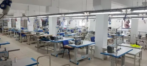 Tirane, jepet me qera ambjent biznesi Kati 1, 900 m² 3420 € (Kombinat)