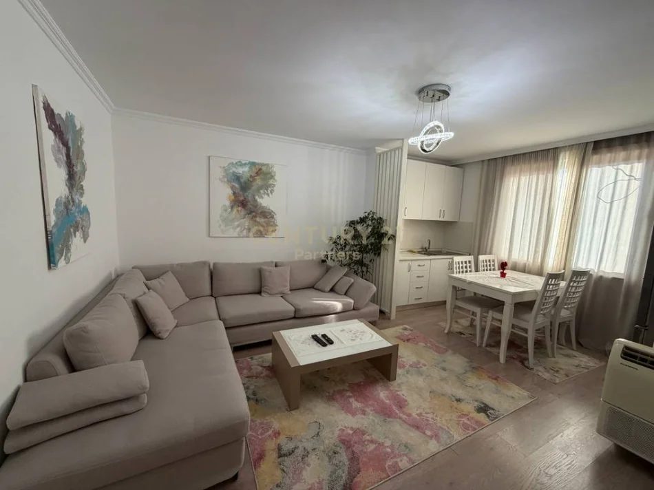 Tirane, shitet apartament 2+1 Kati 5, 87 m² 140.000 €