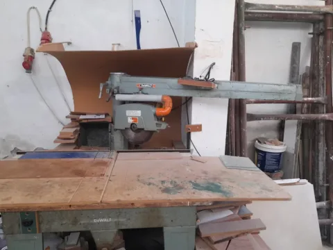 Fier, Shiten makineri druri 13.000 €