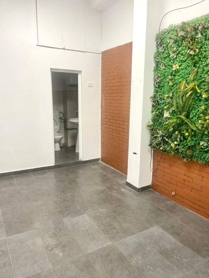 Tirane, jepet me qera ambjent biznesi Kati 0, 20 m² 350 € (21 Dhjetori)