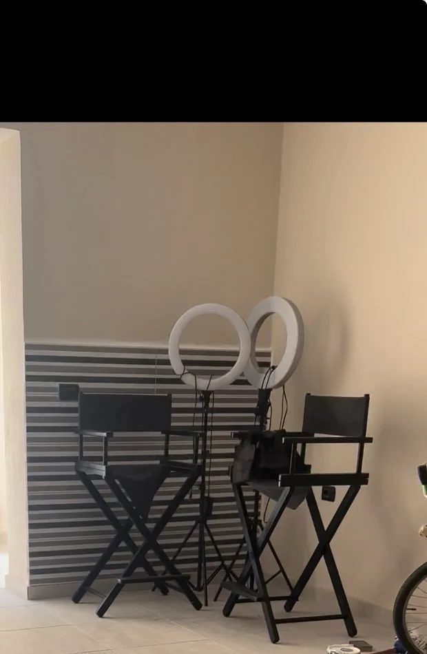 Shes Makeup Chairs/Ringlights 200,000 lekë