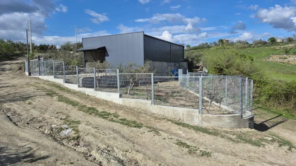 Tirane, jepet me qera ambjent biznesi Kati 0, 250 m² 1.200 € (FUSHE MEZEZ)