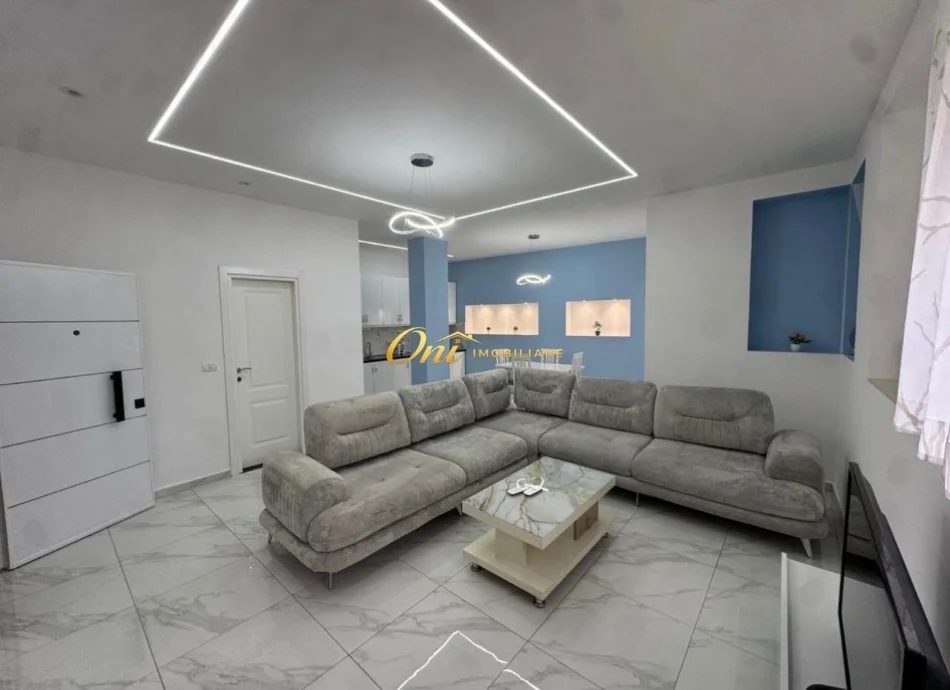 Tirane, jepet me qera apartament 1+1 Kati 9, 87 m² 600 € (SELVIA)