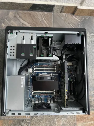 Pogradec, shes Kompjuter pa Monitor HP
