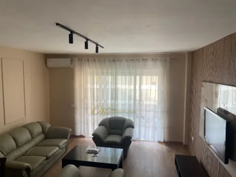Tirane, jepet me qera apartament 1+1 Kati 3, 75 m² 600 € (LIQENI I THATE)