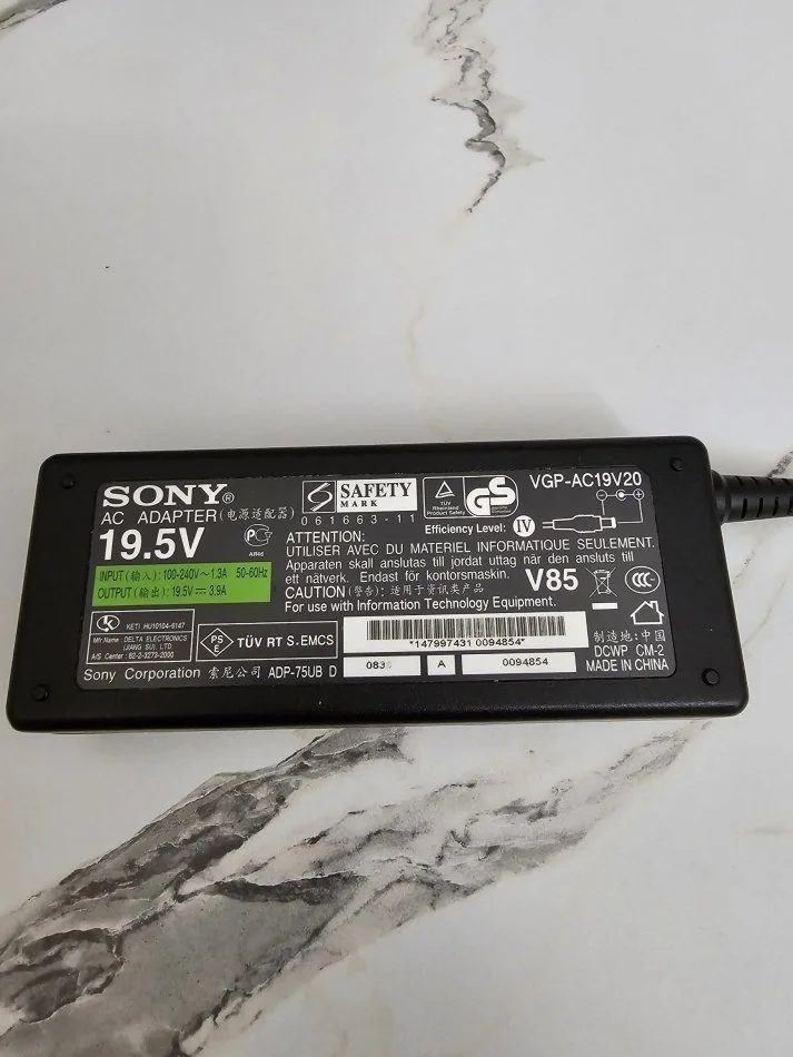 Tirane, Shes Karikues Sony 19.5V 3.9A AC