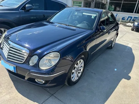 Tirane, shes makine Mercedes-Benz Nafte, blu e erret automatik Kondicioner 206.200 km 5500 €