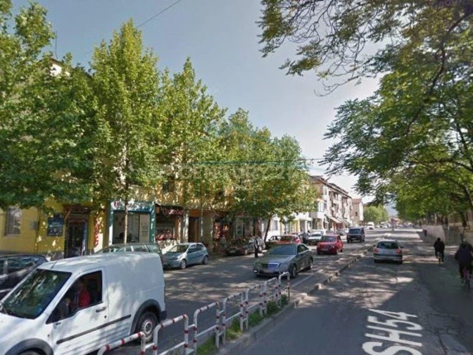 Tirane, shitet ambjent biznesi Kati 0, 272 m² 480.000 € (Shkolla e Bashkuar)