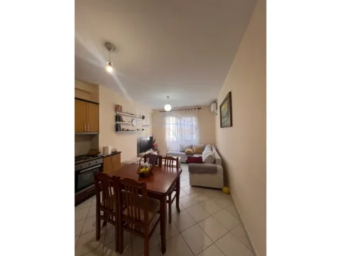 Tirane, shitet apartament 1+1 Kati 2, 61 m² 108.000 € (Prane Viles L, Astir)