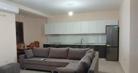 Tirane, jepet me qera apartament 2+1 Kati 1, 95 m² 500 € (Laprakë)