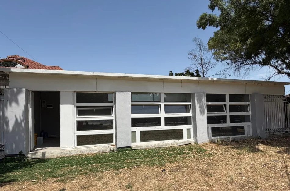 Tirane, jepet me qera ambjent biznesi Kati 1, 60 m² 400 € (Kombinat)