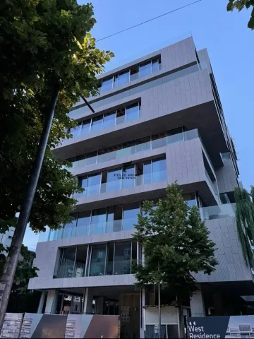 Tirane, jepet me qera ambjent biznesi Kati 3, 520 m² 20.800 € (BLLOK)