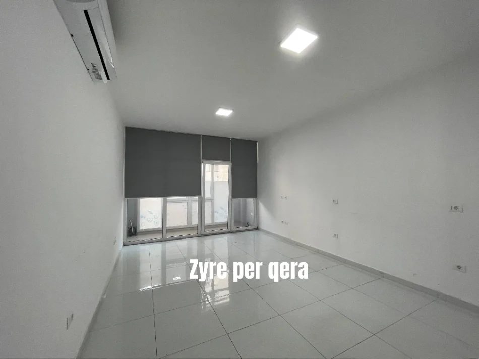 Tirane, jepet me qera zyre Kati 2, 105 m² 1.400 €