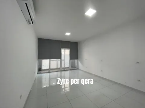 Tirane, jepet me qera zyre Kati 2, 105 m² 1.400 €