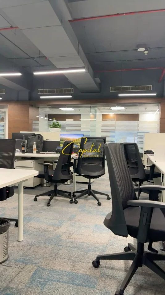 Tirane, jepet me qera zyre Kati 2, 130 m² 1.900 € (URA E NISHARAKUT)