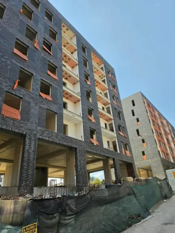 Shitet: 2+1+1Wc & 1 Ballkon 📍 Paskuqan - Ringside Residence ⬇️200€/m² poshtë tregut Veç 1050€/m² nga 1250€/m² 😬, Kati 5,