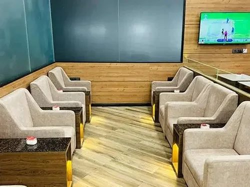 Tirane, jepet me qera lokal Kati 0, 65 m² 1.100 € (Laprake)