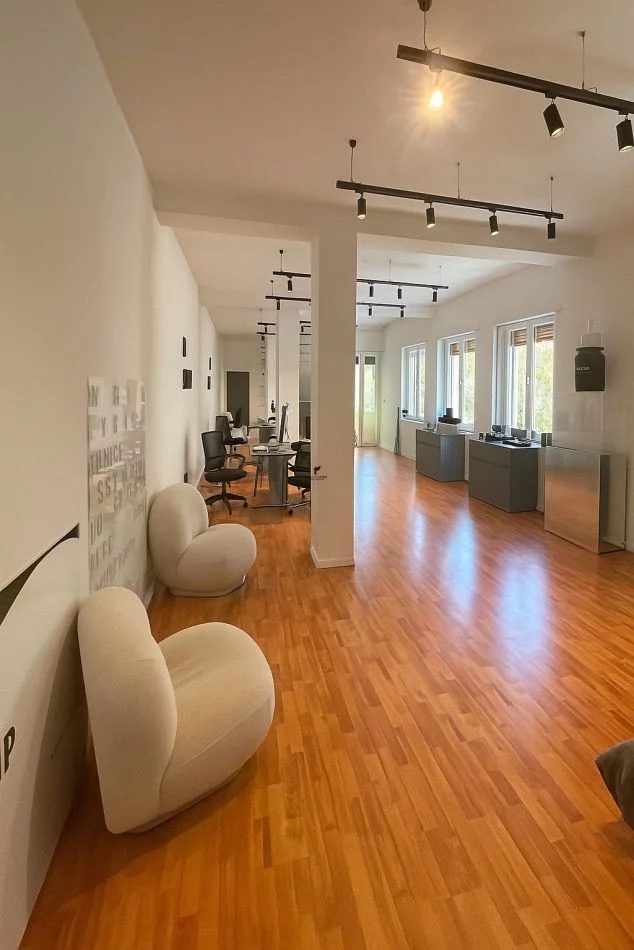 Tirane, jepet me qera zyre Kati 2, 72 m² 800 € (RRUGA VASO PASHA)