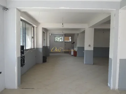 Tirane, jepet me qera magazine Kati 0, 140 m² 550 € (PRANE KOMPLEKSIT MANGALEM)