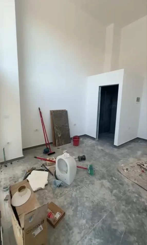 Tirane, jepet me qera ambjent biznesi Kati 0, 34 m² 500 € (Rruga 5 Maji)